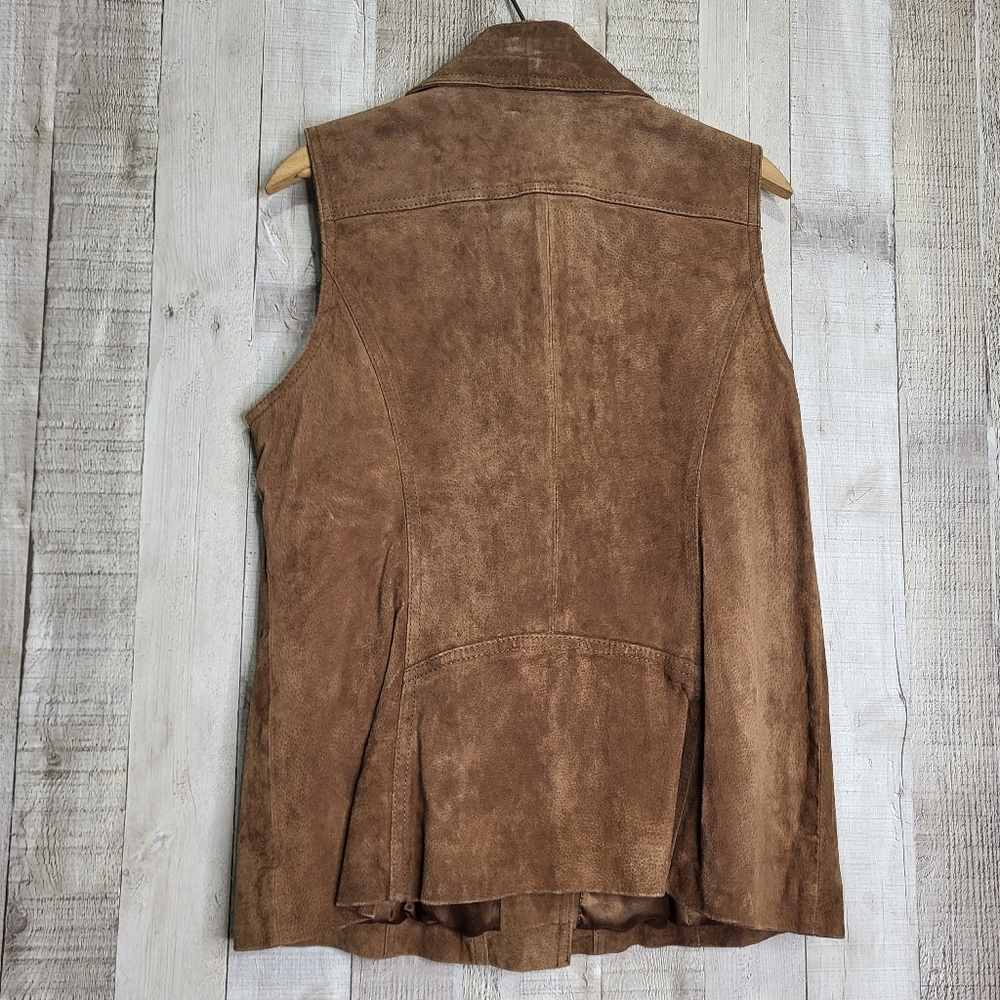Sleeveless Brown Suede Moto Vest With Pockets - Picture 7 of 11